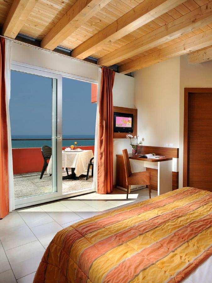 Hotel Bembo Bibione Exterior foto